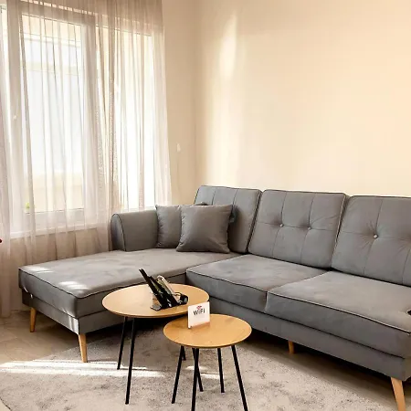 Bright One-bedroom Flat With Balcony I Quiet Area By Flat Mаnаger דירה *