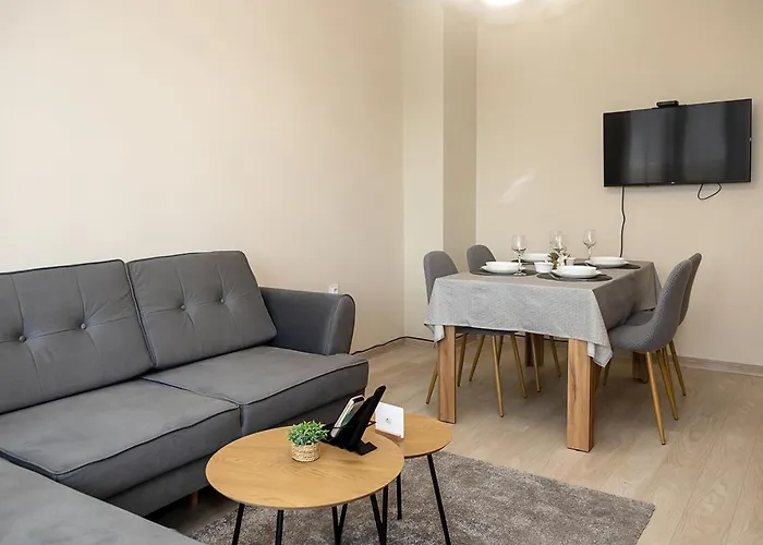 Bright One-bedroom Flat With Balcony I Quiet Area By Flat Mаnаger Lejlighed Varna